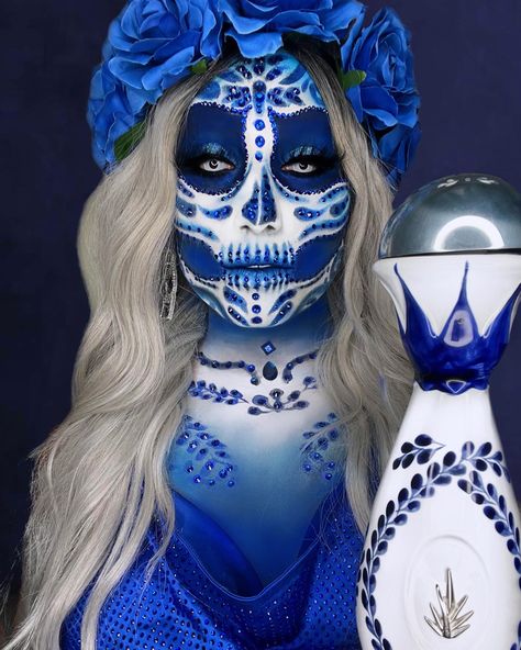 Candylover89 Blue Skulls, Skull Makeup, Halloween Makeup Looks, Eye Makeup Art, Blue Makeup, Fantasy Makeup, Makeup Art, Maquillaje De Ojos, Halloween Makeup