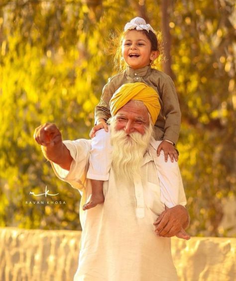 Father Daughter Wedding, Punjabi Culture, New Images Hd, Mom Tattoo Designs, Love Cartoon Couple, Instagram Couples, Father Images, Punjabi Bride, Emoji For Instagram