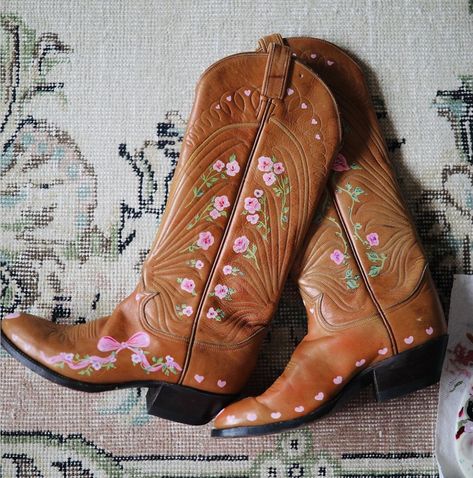 Love Shack Fancy Cowboy Boots, Daisy Cowboy Boots, Paint Cowboy Boots, Fancy Cowboy Boots, Fancy Cowboy, Floral Cowgirl Boots, Cowgirl Core, Spring Lifestyle, Boot Pattern