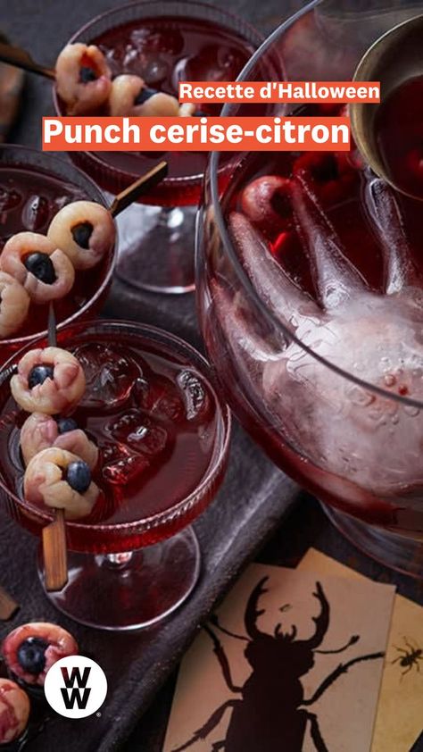 Une idée de recette facile et rapide pour un apéro d'Halloween terrifiant? Ce cocktail sans alcool à base de nectar de cerise, de myrtilles et de limonade au citron sera parfait pour une fête d'Halloween! Recette Weight Watchers | WW Suisse | Alimentation saine | Cuisine facile | Repas sain équilibré | Recette healthy | Recette d'automne | Recette Halloween Punch Halloween, Halloween Pumpkin Painting Ideas, Halloween Pumpkin Painting, Painted Pumpkin Ideas, Halloween Party Decor Diy, Traditional Halloween, Pumpkin Painting Ideas, Carving Pumpkins, Painted Pumpkin