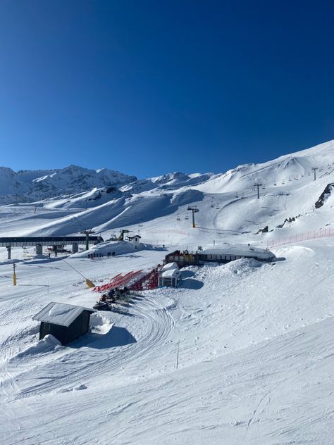 #italy #italian #courmayeur #slopes #snow #february #skiing #winter #winteroutfit #mountains #wowart #viewpoint #checkpoint #aesthetic #fashion #white #lift Skiing Italy, Courmayeur Italy, Ski Italy, Italy Winter, Ski Culture, Italy Aesthetic, Ski Season, Mountain Life, Fashion White