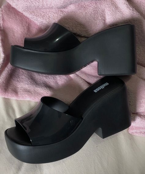 2000s Shoes, Y2k Shoes, Dr Shoes, Mode Zara, Funky Shoes, Girly Shoes, Shoe Inspo, Aesthetic Shoes, Inspiration Fashion