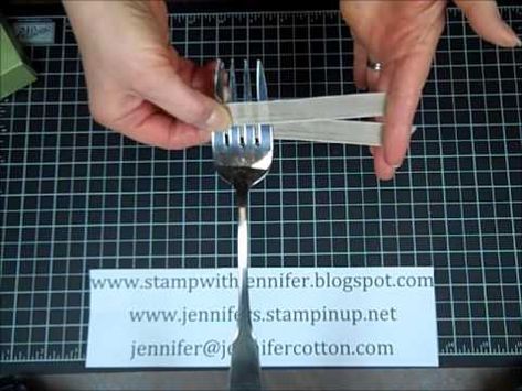 Fork Bow, Diy Gift Bow, Bow Making Tutorials, How To Tie Ribbon, Make A Bow, Making Bows, Make Bows, Card Making Videos, Parchment Craft