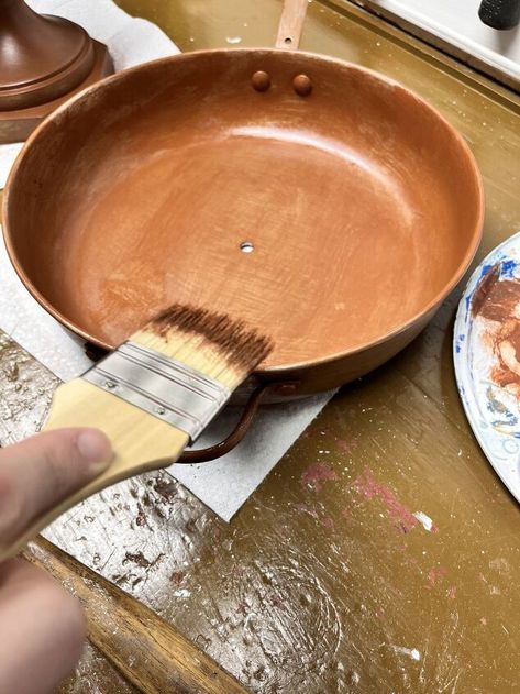 I used Patina Paint to upcycle this old frying pan and a $4 flea market lamp into a beautiful planter! I'm deep into spring cleaning and I've been gathering up items around the house that I no longer use.Usually, I bag everything up to donate but this year I decided to challenge myself to upcycle as many items as possible into new and useful things!My motto for 2022 is 'recycle, reuse and repurpose' which has led me to make a planter from an old frying pan that I've had in basement s… Outdoor Upcycle, Homemade Pendant, Lamp Planters, Patina Paint, Kitchen Pans, Diy Quotes, Crepe Pan, My Motto, Diy Pots