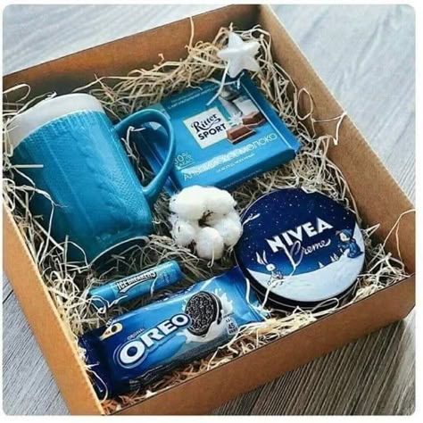 Joululahjat Diy, Diy Valentines Day Gifts For Him, Saint Valentin Diy, Valentines Bricolage, Christmas Gift Baskets Diy, Anniversaire Diy, Ideas Navidad, Cute Valentines Day Gifts, Diy Gift Baskets