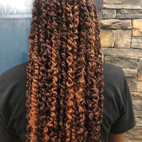 Mixed Color Passion Twist, Colored Passion Twists, Copper Passion Twists, Passion Twists Color, Ginger Passion Twist, April Hairstyles, Bday Hair, Faux Locs Styles, Braiding Hair Colors