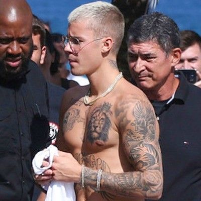 Justin Bieber Gif, Justin Bieber Wallpaper, Justin Bieber Photos, Neck Tattoo For Guys, Justin Bieber Pictures, I Love Justin Bieber, Love Justin Bieber, Justin Beiber, Inspirational Books To Read