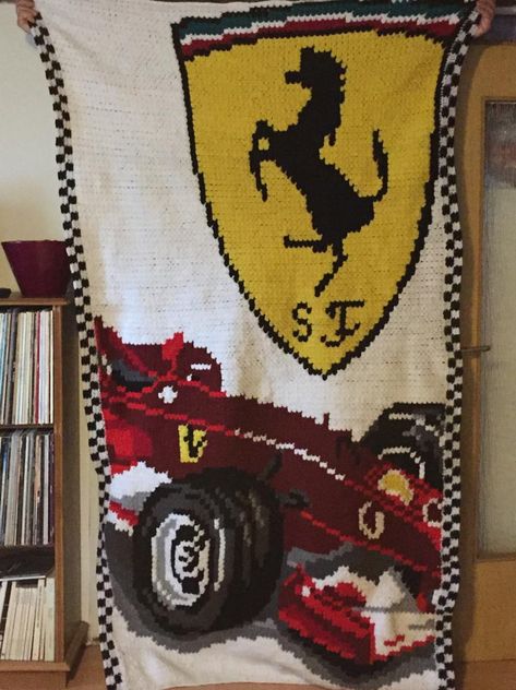 Cars Crochet Blanket, Crochet Car Blanket, F1 Crochet Ideas, Crochet Formula 1, Ferrari Crochet, F1 Crochet, F1 Crafts, Car Blanket, Crochet Hack