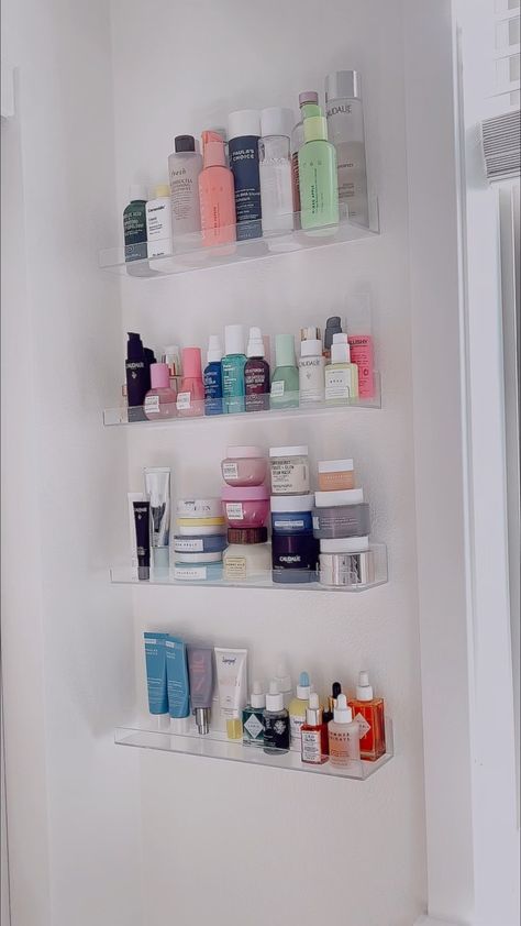 abbymariehardie on Instagram: BEST AMAZON PURCHASE 🔥 These acrylic shelves are the perfect solution for organizing your skincare. I love that they are so sleek with… How To Organize Beauty Products, Bathroom Shelves For Skincare, Bathroom Wall Organization, Acrylic Shelves, Halloween Bedroom, Acrylic Shelf, Clean Look, Shower Skin Care, Bathroom Decor Ideas