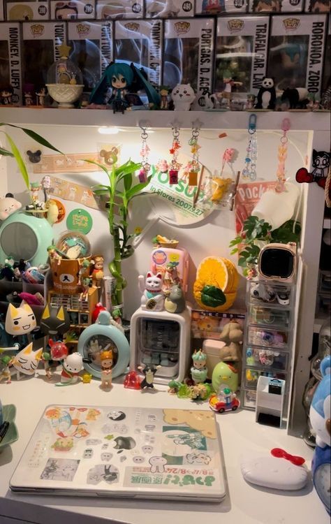 Manga Room, Otaku Room, Deco Studio, Desk Inspo, Start Cleaning, Room Redesign, Pinterest Room Decor, Room Goals, Room Desk