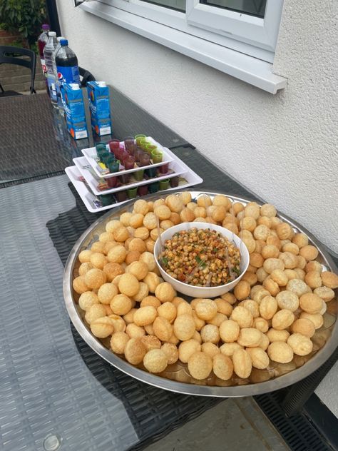 Pani Puri Station, Pani Puri