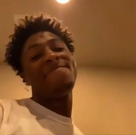 Youngboy Funny Pics, Youngboy Memes Funny, Nba Youngboy Mood Pictures, Nba Youngboy Laughing, Nba Youngboy Pfp Funny, Nba Yb Pfp, Nba Youngboy Funny Pictures, Funny Rapper Pfp, Nba Youngboy Mood