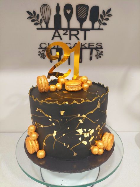 Vanilla cake and vanilla and caramel frosting with gold Cadbury whispers and gold macarons Birthday Cake In Black, Gold Macarons, Caramel Frosting, Vanilla Cake, Black And Gold, Macarons, Frosting, Fondant, Caramel