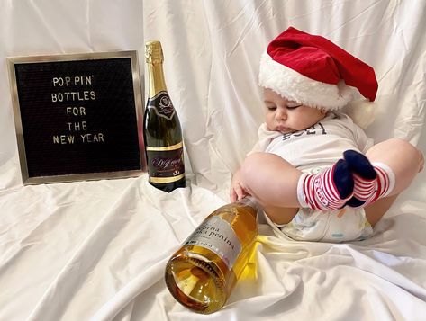 Newyears Photoshoot Baby, New Year Infant Photoshoot, New Years Toddler Photoshoot, New Year Newborn Pictures, 6 Months Christmas Baby Pictures, Baby January Photo Ideas, New Year’s Eve Baby Photo, New Year’s Eve Baby Photo Shoot, New Years Eve Baby Photoshoot