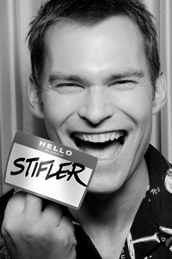 Steve Stifler- American Pie The "stiffmeister" resembles Lawrence because he is selfish in movies and loves young girls. He doesn't have kids like Lawrence but if he did, he would cheat on her. Stifler American Pie, Sean William Scott, Steve Stifler, American Pie Movies, Chris Klein, Seann William Scott, William Scott, Sofa King, Lost Forever