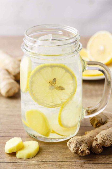 Lemon Juice Benefits, Water Health Benefits, Hot Lemon Water, Water Lemon, Lemon Health Benefits, Warm Lemon Water, Drinking Hot Water, Drinking Lemon Water, Lemon Water Benefits