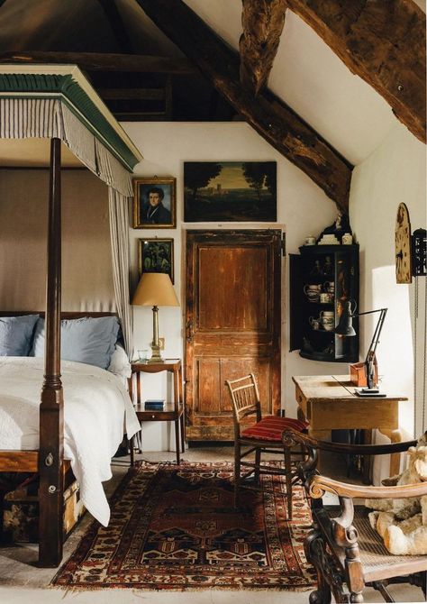 Bedroom Design Vintage, Country House Bedroom, Country House Kitchen, Walnut Bed, Country House Design, Georgian Homes, Canopy Bed, Spare Bedroom, House Built