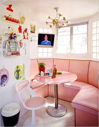 Pink kitchen in the LA home of artist Allee Willis                                                                                                                                                                                 More Retro Pink Kitchens, Kid Decor, Booth Seating, Casa Vintage, Trailer Remodel, Pink Kitchen, Retro Home, Retro Kitchen, Cheap Home Decor