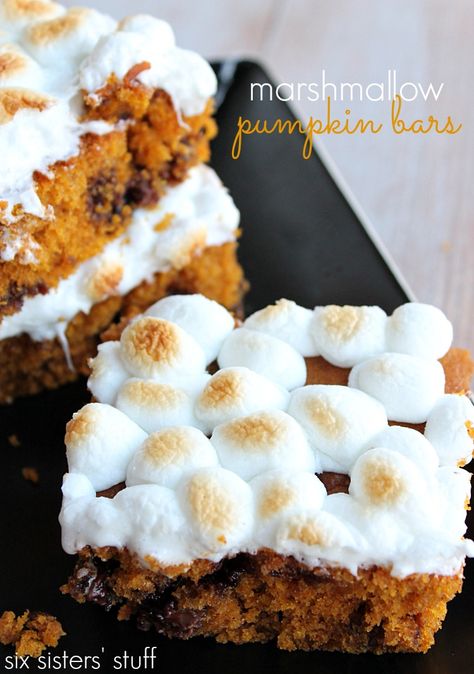 Loving these Marshmallow Pumpkin Cookie Bars, inspired by our new fav @LUVBBW scent! See the recipe and enter to win the complete marshmallow-inspired collection on SixSistersStuff.com Pumpkin Cookie Bars, Pumpkin Marshmallow, Marshmallow Pumpkin, Simply Food, Baked Sweets, Pumpkin Treats, Delish Desserts, Pumpkin Cookie, Chocolate Dreams