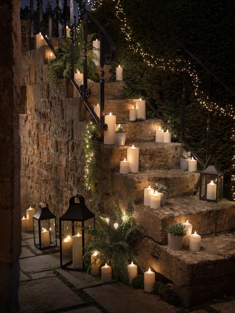 Barn Reception Decorations, Floral Set Design, Garden Seating Ideas, After Wedding Party, Solar Candles, Marquee Decor, Rooftop Ideas, Staircase Outdoor, Pub Ideas