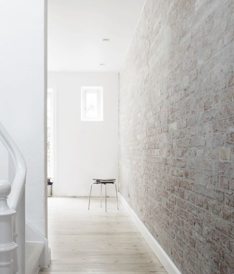 White Washed Brick | Victorian In Bloom Copenhagen Townhouse, White Wash Brick Wall, White Brick Interior, White Washed Brick Wall, Whitewash Brick Wall, Brick Wall Bedroom, Denmark House, Brick Living Room, Interior Brick