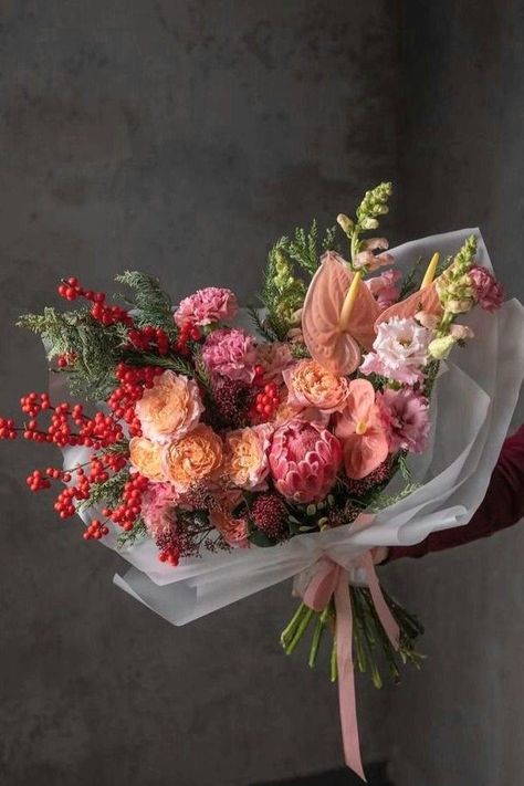 Simple Floral Bouquets, Bouqette Of Flower, Flower Bouquet Gift Ideas, Flower Boquet, Luxury Flower Bouquets, Vintage Bouquet, Winter Bouquet, Creative Flower Arrangements, Boquette Flowers