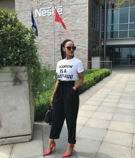 Mihali Ndamase, Mihlali Ndamase, Cute Christmas Outfit, Stylish Work Attire, Looks Black, Casual Chic Style, Work Outfits Women, Work Attire, Cute Christmas