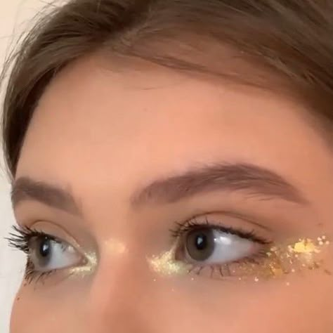 Gold Fleck Makeup, Gold Glitter Eye Makeup Festival, Gold Cheer Makeup, Gold Pearl Makeup, Cottagecore Prom Makeup, Gold Star Eye Makeup, Golden Fairy Makeup, Gold Gem Makeup, Aphrodite Makeup Look