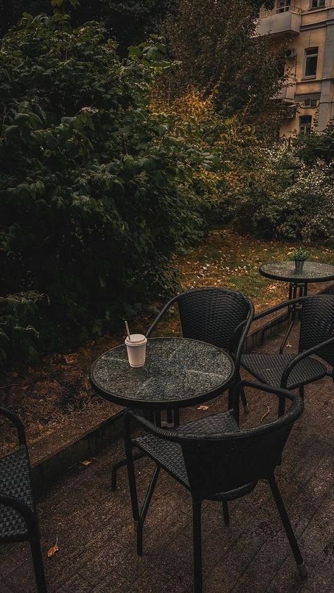 Rainy Days Aesthetic, Esthetic Photos, Annotate Books, Slow Living Lifestyle, Rainy Day Aesthetic, Autumn Wallpaper, Artsy Photos, Life Hacks Beauty, Dark Autumn