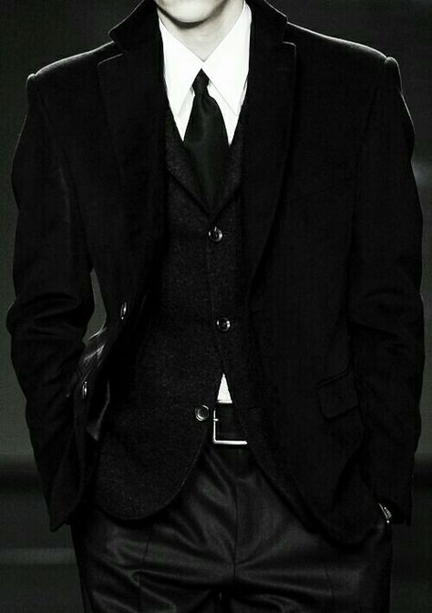 Suit Aesthetic, Princess Stuff, Terno Slim, Black Suit Men, Suit Pin, Mens Fashion Classy, Black Suit, Three Piece Suit, Black Suits