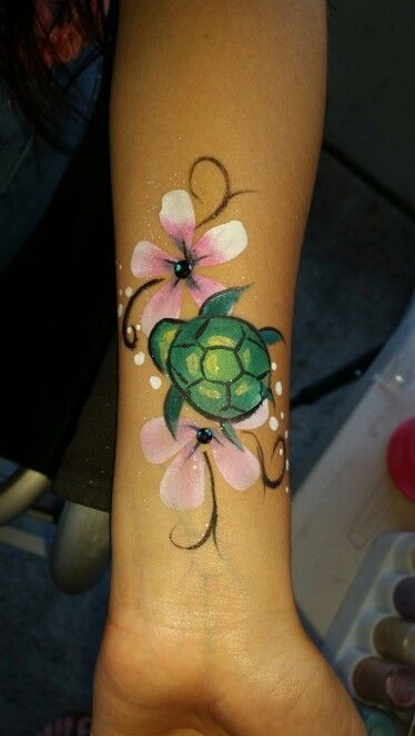 Cute turtle and pink Hawaiian flowers face and body paint by Sarah Pearce at Earth Fairy Entertainment in Portland Oregon Pink Hawaiian Flowers, Earth Fairy, Arm Painting, Leg Painting, Leg Art, Body Paintings, Skin Paint, Hawaiian Tattoo, Cute Turtle