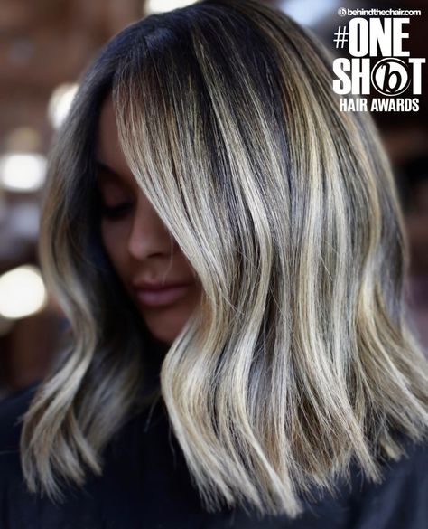 Your Guide to Root Smudge in 2022, Shadow Roots vs. Root Smudge Grey Roots Blending Blonde, Root Stretch Hair, Dark Roots Blonde Hair Balayage, Root Smudge Blonde, Shadow Roots Hair, Shadow Root Blonde, Shadow Roots, Knot Hairstyles, Root Shadow