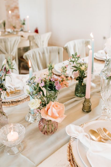 Sage Green And Purple Table Setting, Sage Green And Pink Wedding Table Setting, Lilac And Green Wedding Decor, Lilac Pink Sage Wedding, Pale Purple And Green Wedding, Sage Green Rustic Wedding, Green Rustic Wedding, Spence Cabin, Rustic Spring Wedding