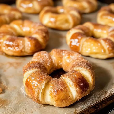 Make these trendy puff pastry apple donuts with cinnamon sugar. A quick and delicious fall treat that's taking social media by storm. Healthy Puff Pastry Recipes, Healthy Puff Pastry, Apple Donuts Recipe, Italian Stromboli Recipe, Strawberry Cream Cheese Cookies, Italian Stromboli, Stromboli Recipe Easy, Puff Pastry Apple, Apple Pastry