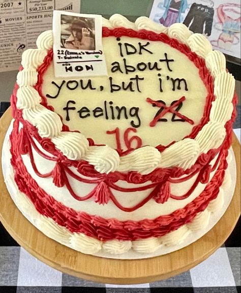 16 Year Birthday Cake, Taylor Swift 22 Cake, Cake Captions, 15th Birthday Cake, Llama Cake, Taylor Swift Cake, Sweet Sixteen Cakes, Taylor Swift Birthday Party Ideas, Sweet 16 Cake