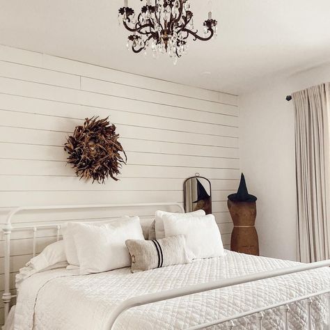 Baroque Ceiling, Stained Shiplap, Shiplap Bedroom, Wall Behind Bed, Cozy Farmhouse Bedroom, Rich Decor, Holiday Bedroom, White Wood Wall, White Shiplap Wall