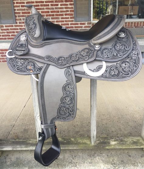 Barrel Racing Tack Rodeo, Horse Farm Ideas, Pictures With Horses, Barrel Racing Saddles, Western Horse Saddles, Dream Horse Barns, Custom Saddle, Western Saddles, Barrel Racing Horses