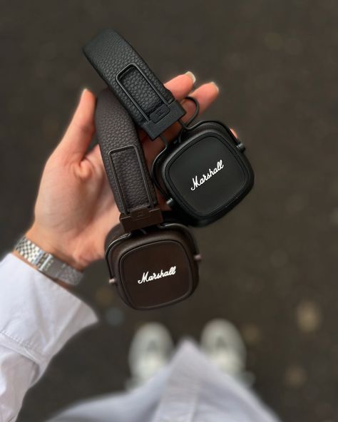 LUX COPY MARSHALL MAJOR IV🫶🏼 Marshall’s Headphones, Marshall Earbuds, Marshall Earphones, Marshall Headphones Aesthetic, Marshall Major Iv, Marshall Headphones, Marshall Major, Iphone Macbook, Future Music