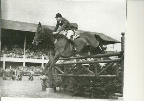 Total Old-School...George Morris on Night Owl. 1958 George Morris, Horse And Human, Hunter Jumper, Good Morning Funny, Fox Hunting, Night Owl, Horse Stuff, A Horse, Dressage