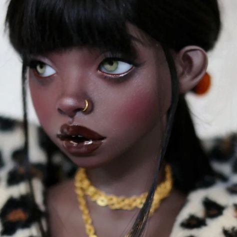 Bjd Dark Skin, Bjd Dolls Black Skin, Black Ball Jointed Doll, Doll Face Up, Living Doll Makeup, Black Doll Aesthetic, Black Bjd Dolls, Bjd Aesthetic, Black Bjd