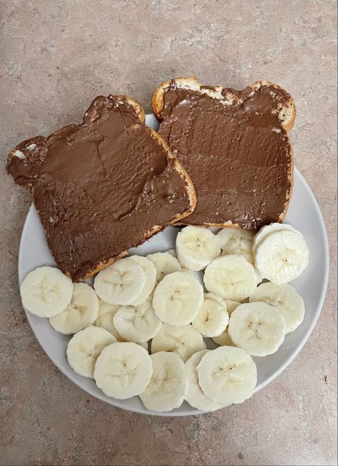 Nutella Bagel, Toast Nutella, Nutella Toast, Peanut Butter Breakfast, Banana Toast, Breakfast Crepes, Peanut Butter Nutella, Banana Nutella, Yogurt And Granola