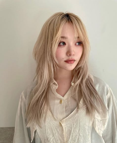 Blond Korean Hair, Blonde Korean Hair, Blonde Hime Cut, Korean Blonde Hair, Blond Hair With Bangs, Asian Blonde Hair, Blonde Dyed Hair, Japanese Hair Color, Blonde Hair Hairstyles