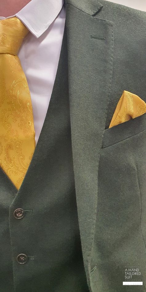 Bringing you a special #SneakPeek at this forest green three-piece wedding suit, paired wonderfully with golden yellow paisley accessories for the groom. Forest Green Wedding Suit, Mens Tux, Green Suits, Forest Green Wedding, Formal Suits Men, Green Wedding Suit, Suit Inspiration, Wedding Fits, Groom Wedding Attire