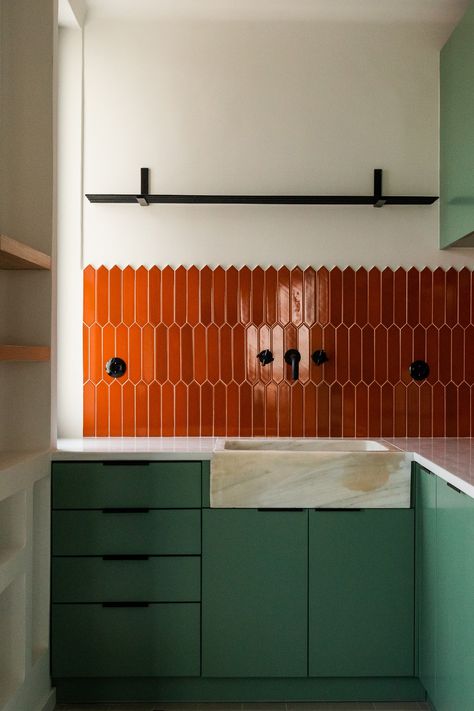 Contemporary Penthouse, Orange Tile, Funky Kitchen, Eclectic Kitchen, Italian Home, 아파트 인테리어, Tile Inspiration, Tiny Kitchen, Kitchen Colors