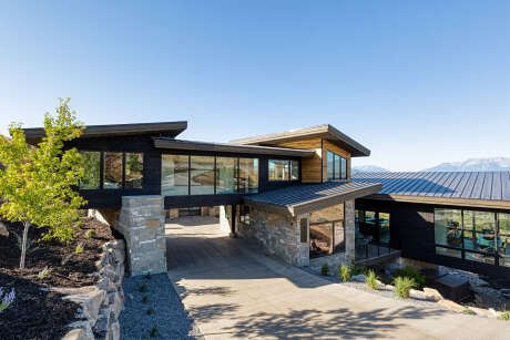 Red Ledges Explorer II by PureHaven Homes | HomeAdore Scandinavian Home Exterior, Scandinavian House Design, Fireplace Feature, A Modern House, Grand Entry, Rustic Exterior, House Design Exterior, Modern Mountain Home, Modern House Plans