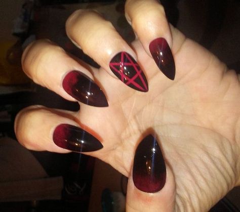 Pentagram Nails, Diy Halloween Nail Art, Witch Nails, Devil Halloween, Gothic Nails, Goth Nails, Short Acrylic, Black Nail Designs, Super Nails