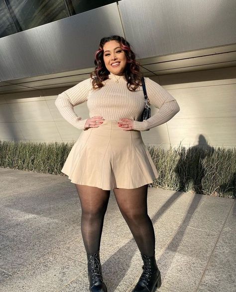 ₊˚ෆ Follow me for more 𐙚 visit my boards ₊˚ෆ Skirt Boots, Plus Size Baddie Outfits, Plus Size Fall Outfit, Keeping It Simple, Simple Outfit, Moda Plus, Mode Inspo, Curvy Girl Outfits, Boots Fall