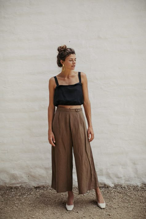 Pleated Pant, Light Silk, Online Closet, Studio Light, 2017 Fashion Trends, Wardrobe Inspiration, Silk Trousers, Silk Linen, Inspo Outfit