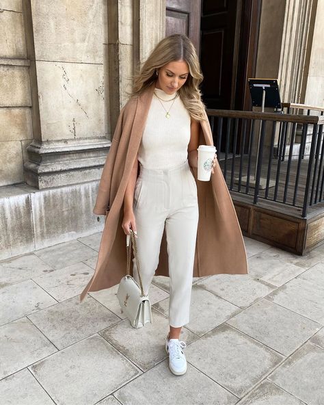 Katherine Bond on Instagram: “Forever in neutrals 🙈” Business Outfits Women, Stylish Sweaters, Causual Outfits, Feminine Outfit, Professional Outfits, Formal Outfit, Business Casual Outfits, Work Attire, White Pants