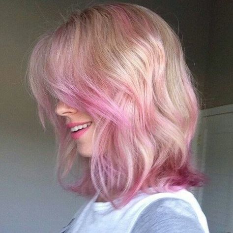 Balayage Bangs, Blonde To Pink Ombre, Pink Ombre Hair, Pink Blonde Hair, Pink Hair Dye, Ombre Hair Color, Dye My Hair, Hair Dye Colors, Hair Inspo Color